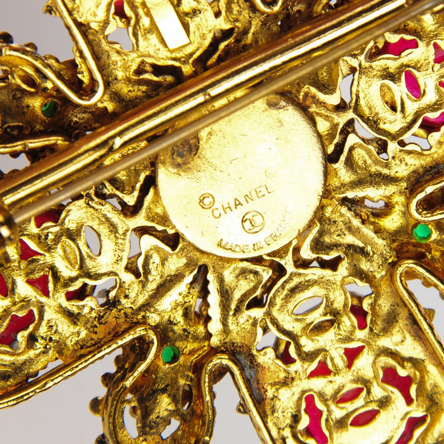 Enamel Gripoix Poured Glass Brooch Gold