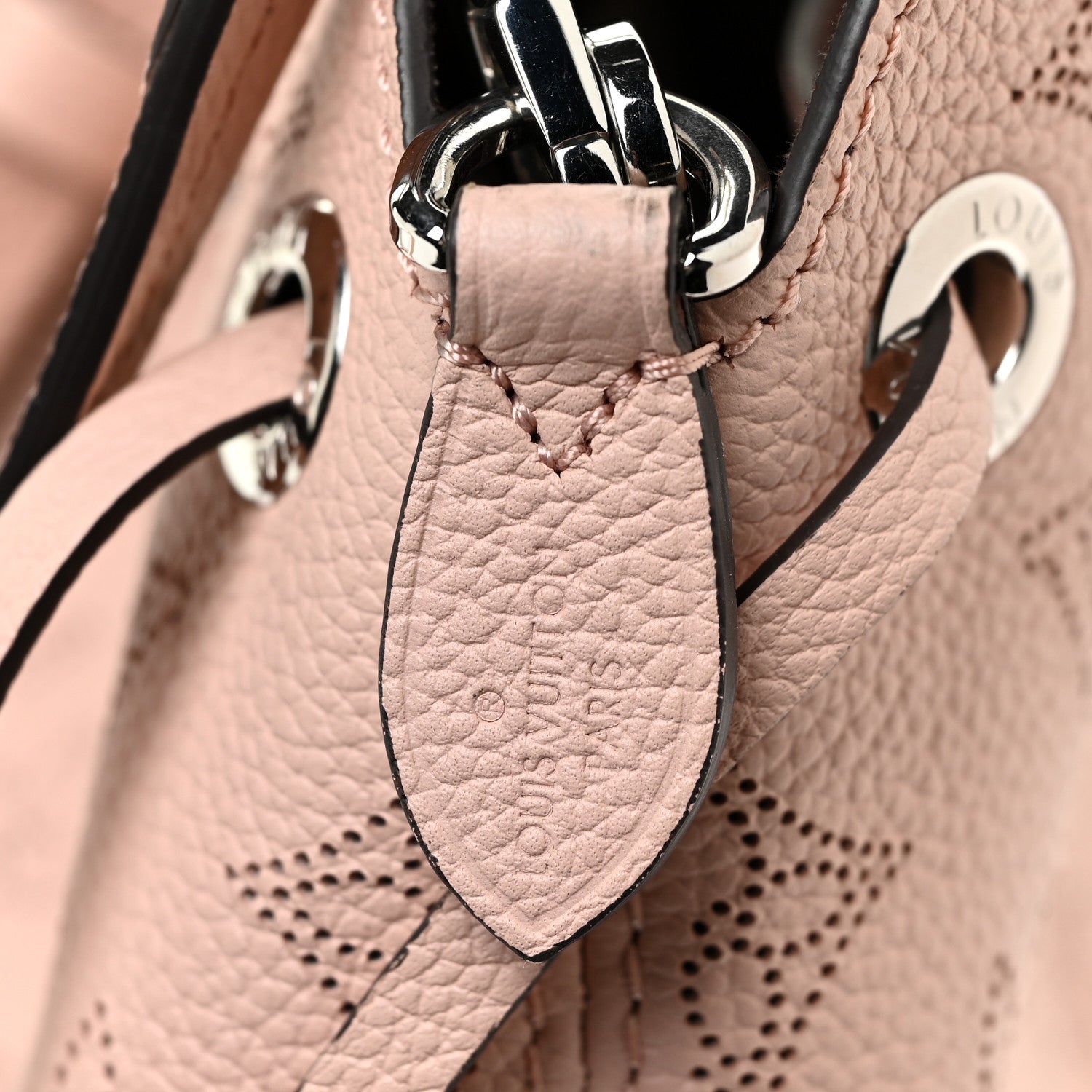 Louis Vuitton Mahina Bella Magnolia 6 of 11