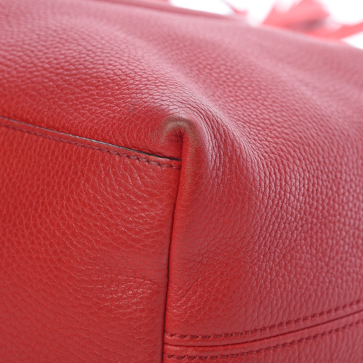 Pebbled Calfskin Medium Soho Chain Shoulder Bag Tabasco Red
