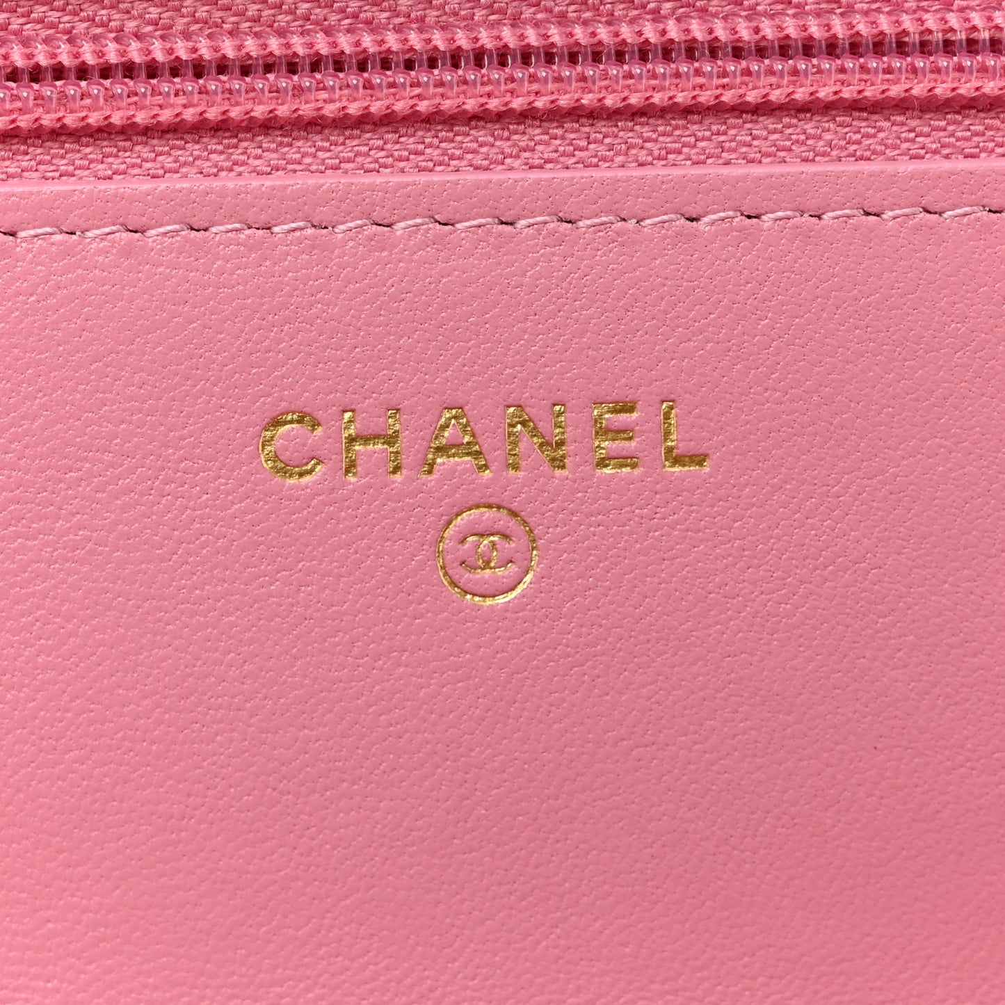 Tweed Quilted Wallet On Chain WOC Pink