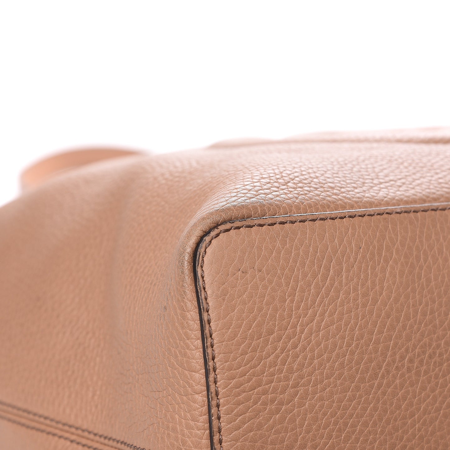 Pebbled Calfskin Large Soho Hobo Camelia