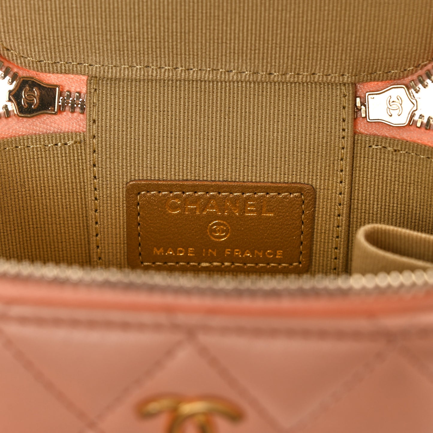 Lambskin Quilted Pearl Crush Mini Vanity Case With Chain Light Beige