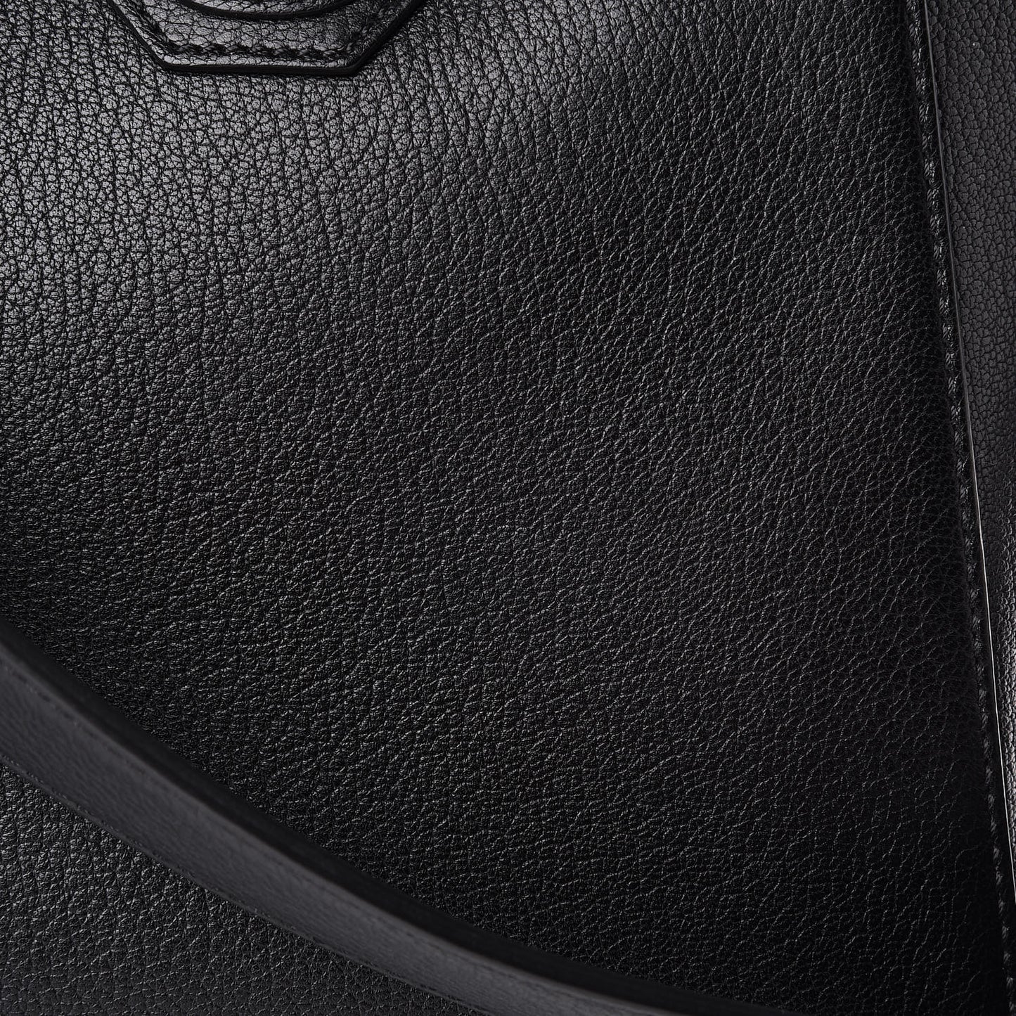Sugar Goatskin Medium Antigona Black