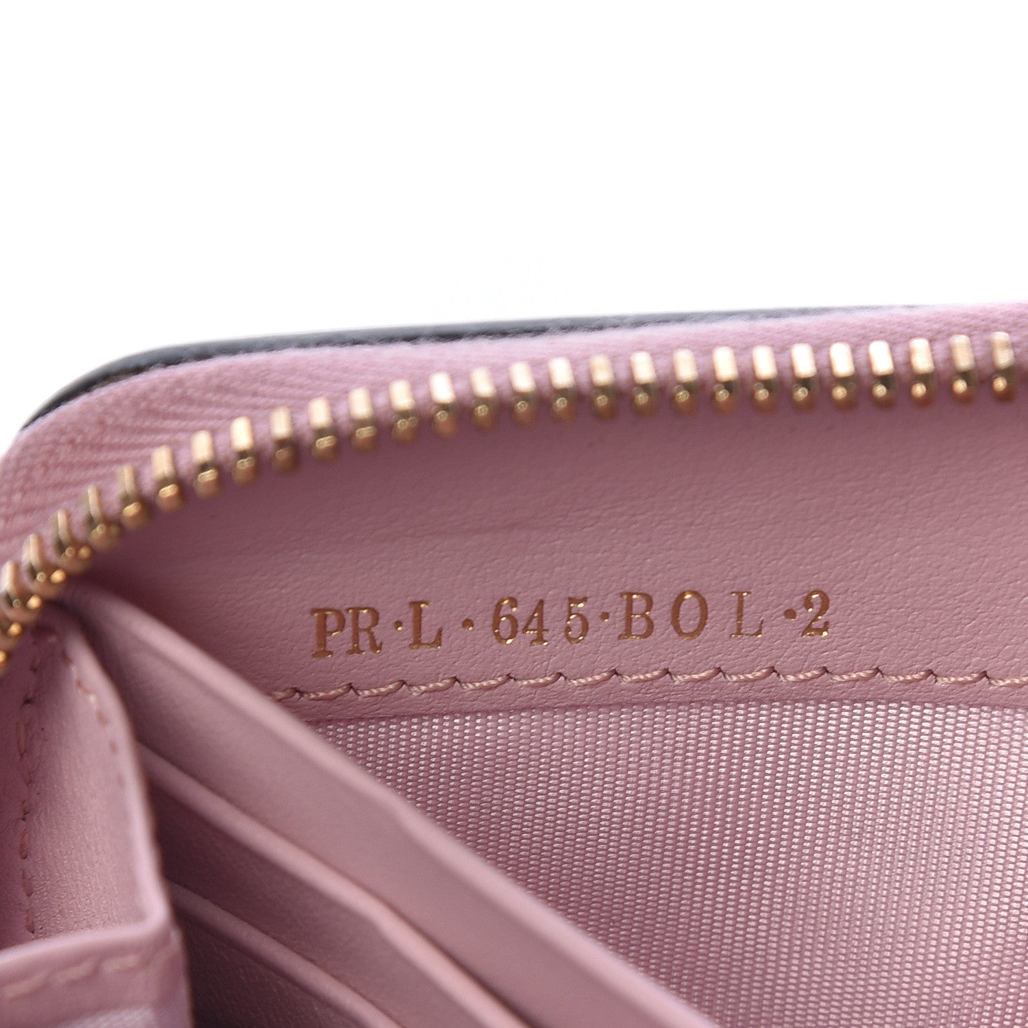 Valentino Garavani Calfskin Rockstud Zip Around Wallet Cipria 8 of 8
