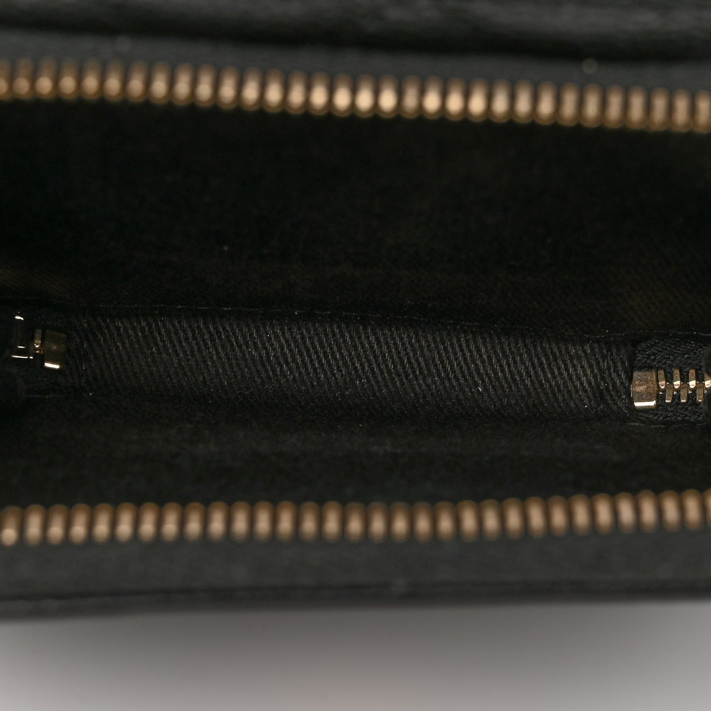 Caviar Quilted Phone Holder With Chain Black