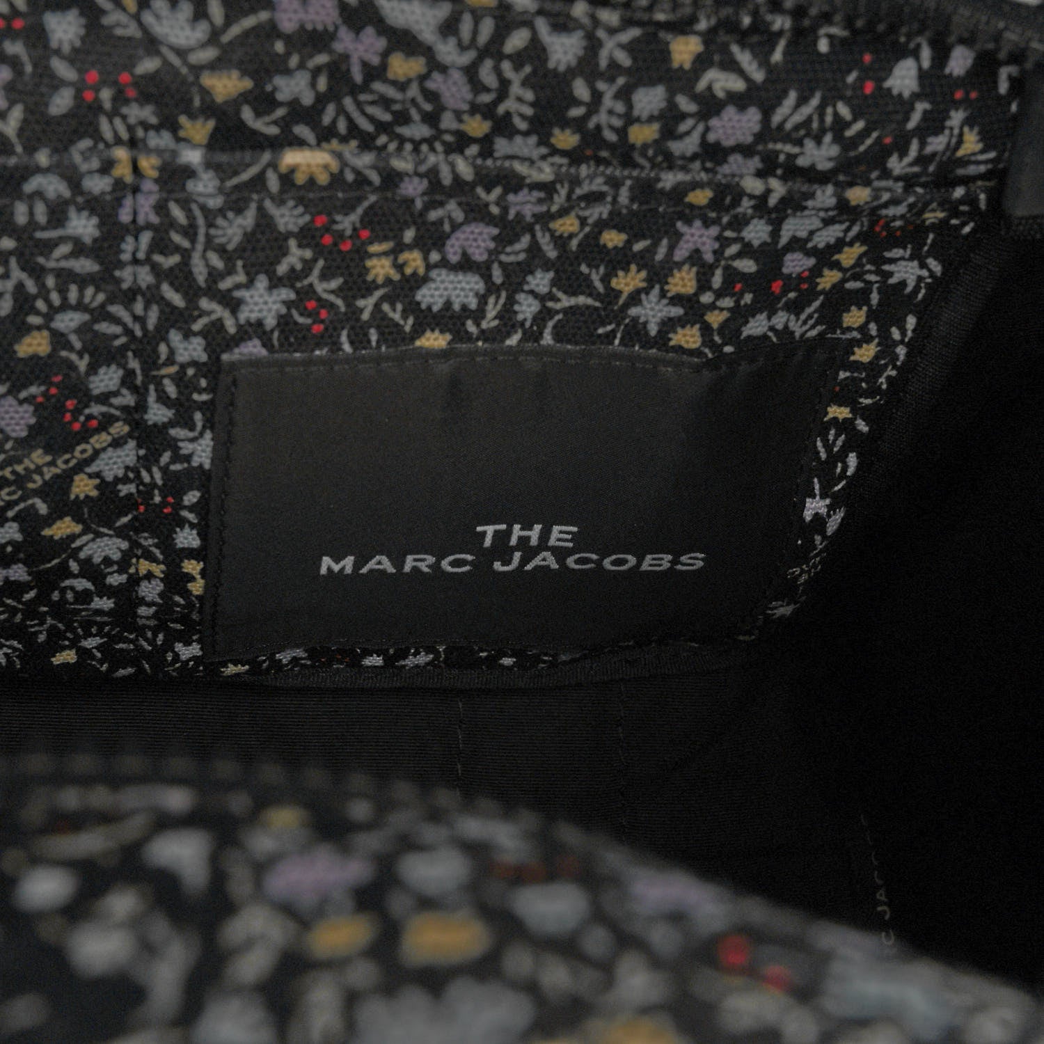 Marc Jacobs Cotton Canvas Floral Print Medium The Traveler Tote Bag Black 6 of 9