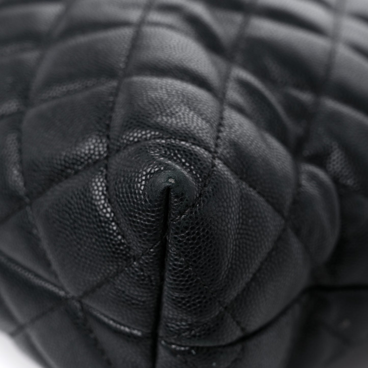 Caviar Quilted Urban Delight Tote Black