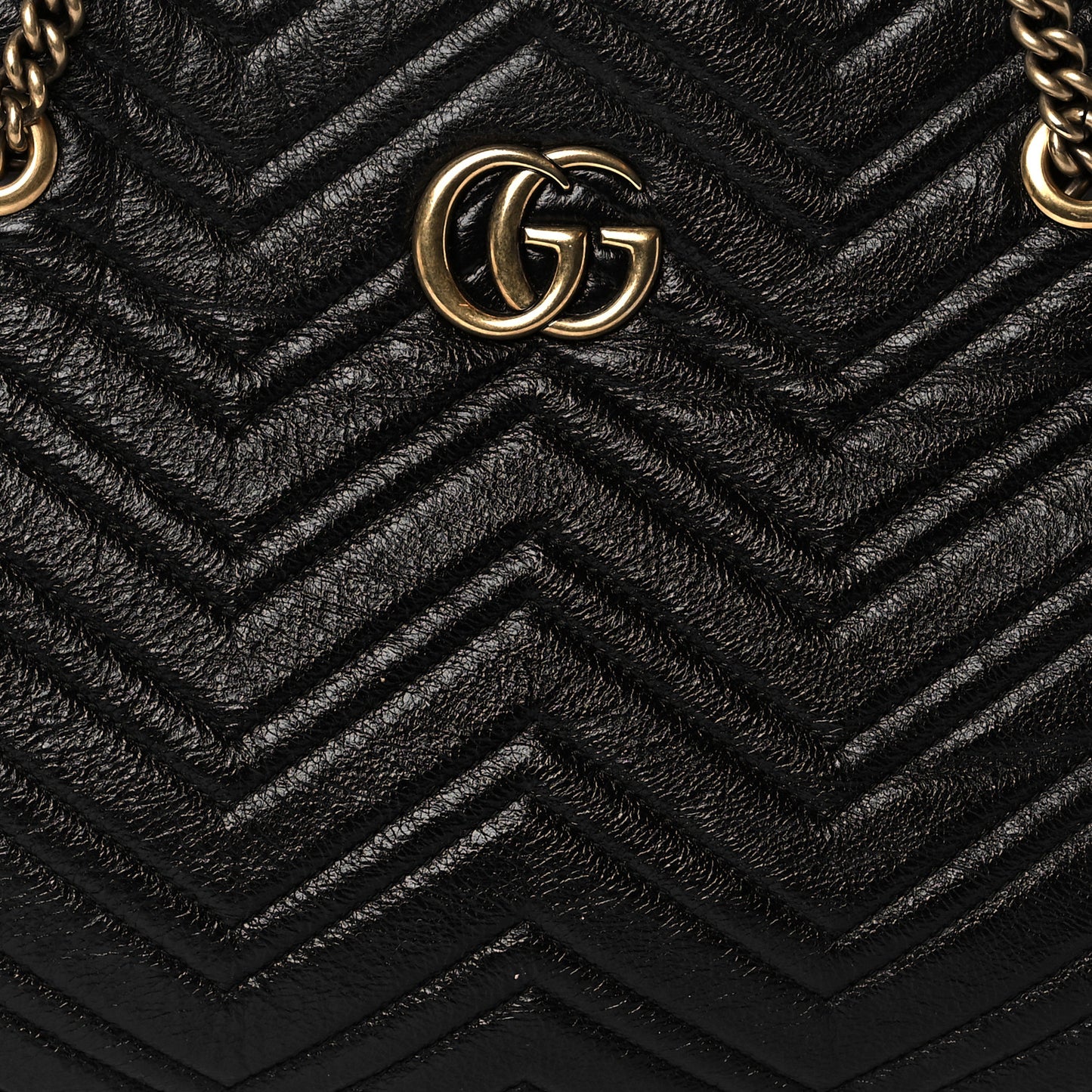 Vintage Calfskin Matelasse Medium GG Marmont Slim Tote Black