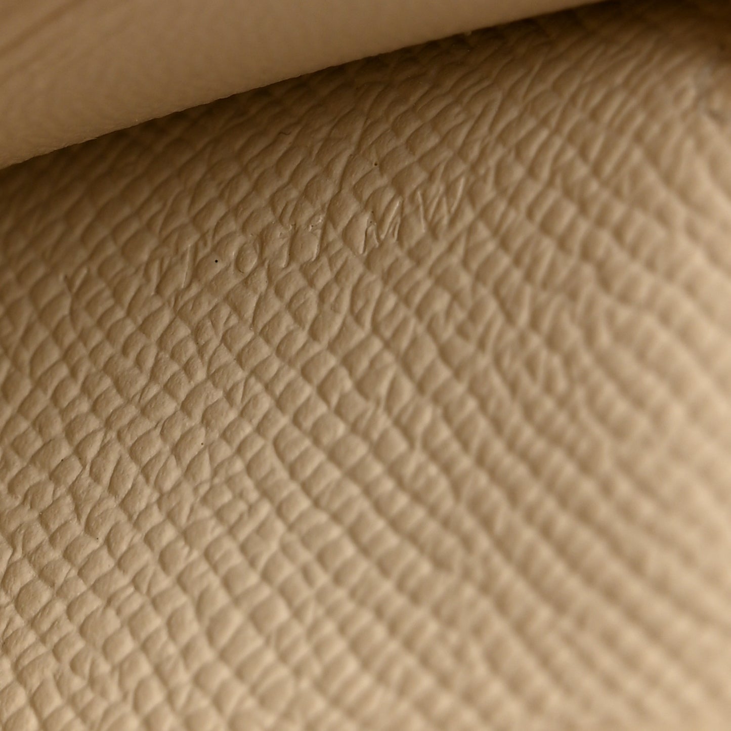 Epsom Kelly Wallet To Go Craie