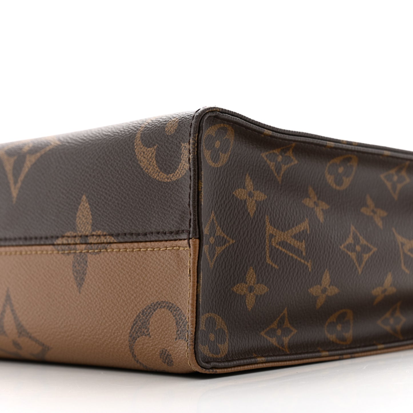 Reverse Monogram Giant Onthego PM