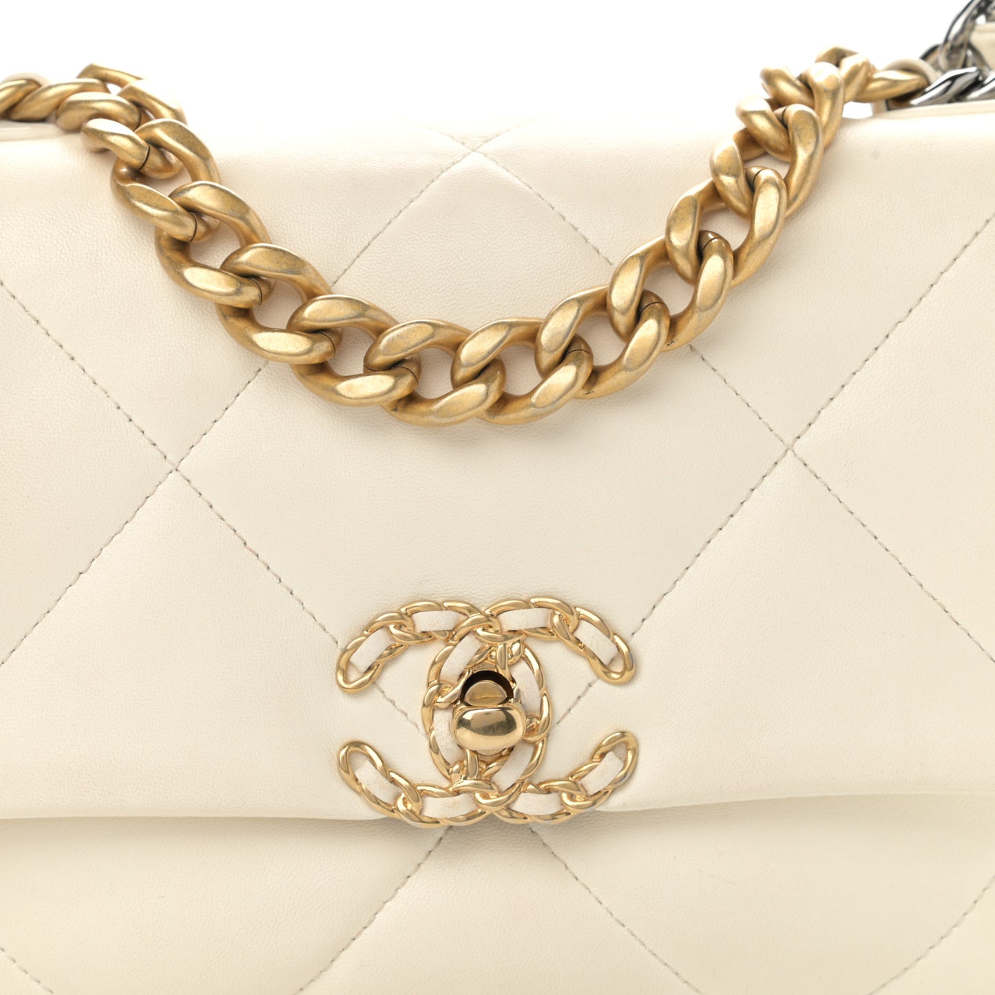 Lambskin Quilted Medium Chanel 19 Flap White