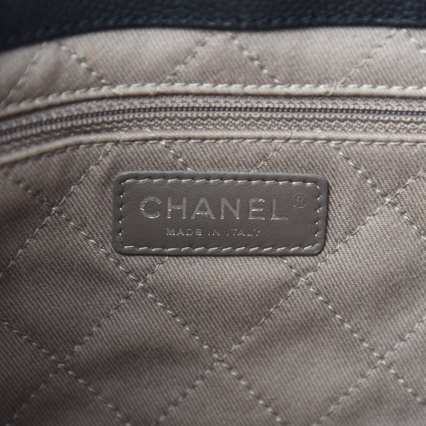 Calfskin Stitched Hamptons Tote Black