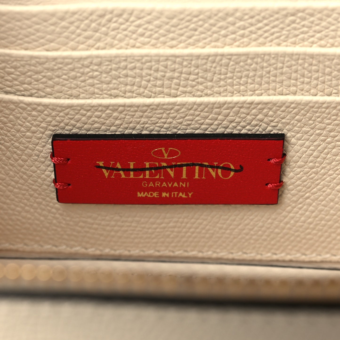 Grainy Calfskin Vlogo Vanity Case White