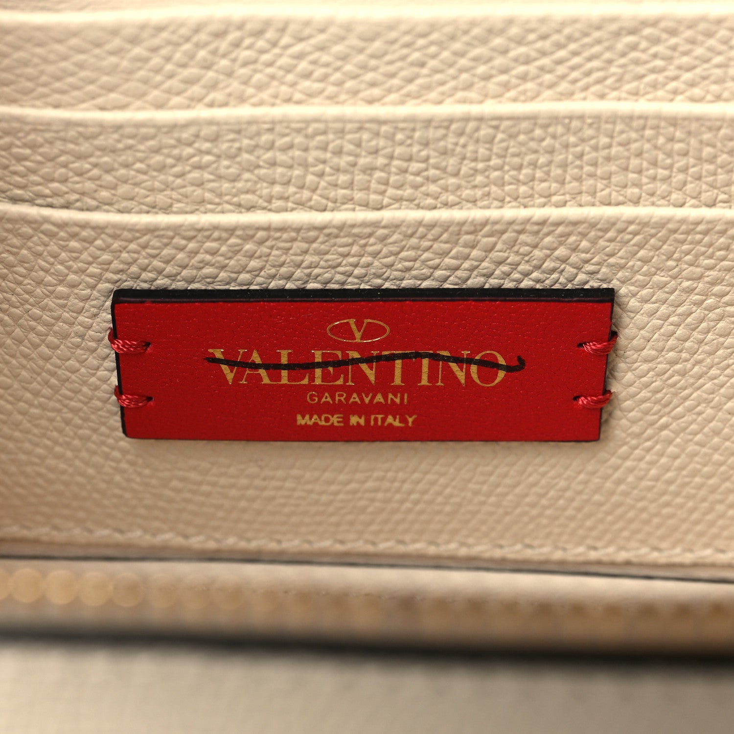 Valentino Garavani Grainy Calfskin Vlogo Vanity Case White 5 of 6
