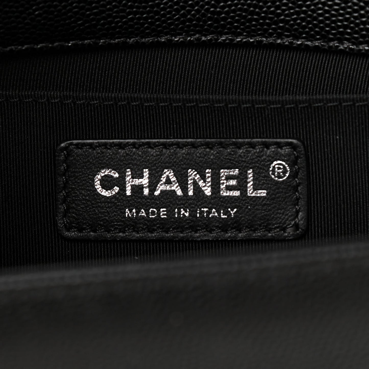 Caviar Quilted Medium Boy Flap Black