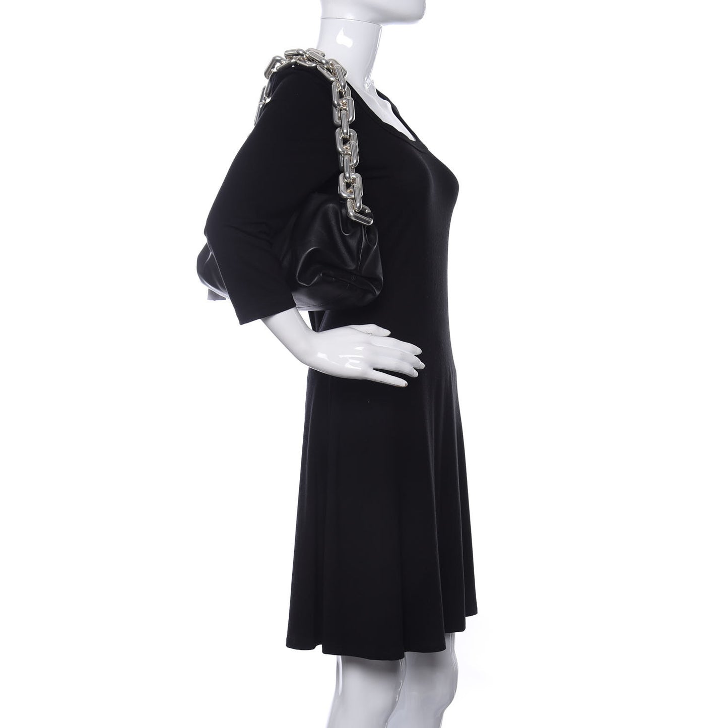 Calfskin The Pouch Chain Black