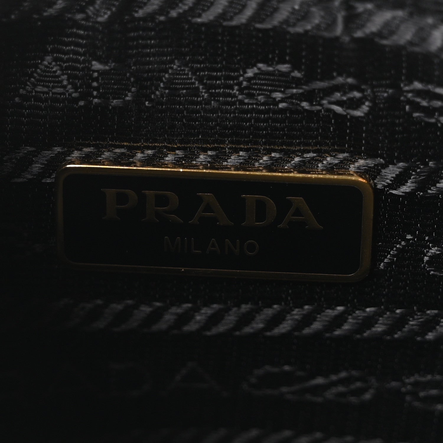 Prada Saffiano Re-Edition 2005 Shoulder Bag White 6 of 10