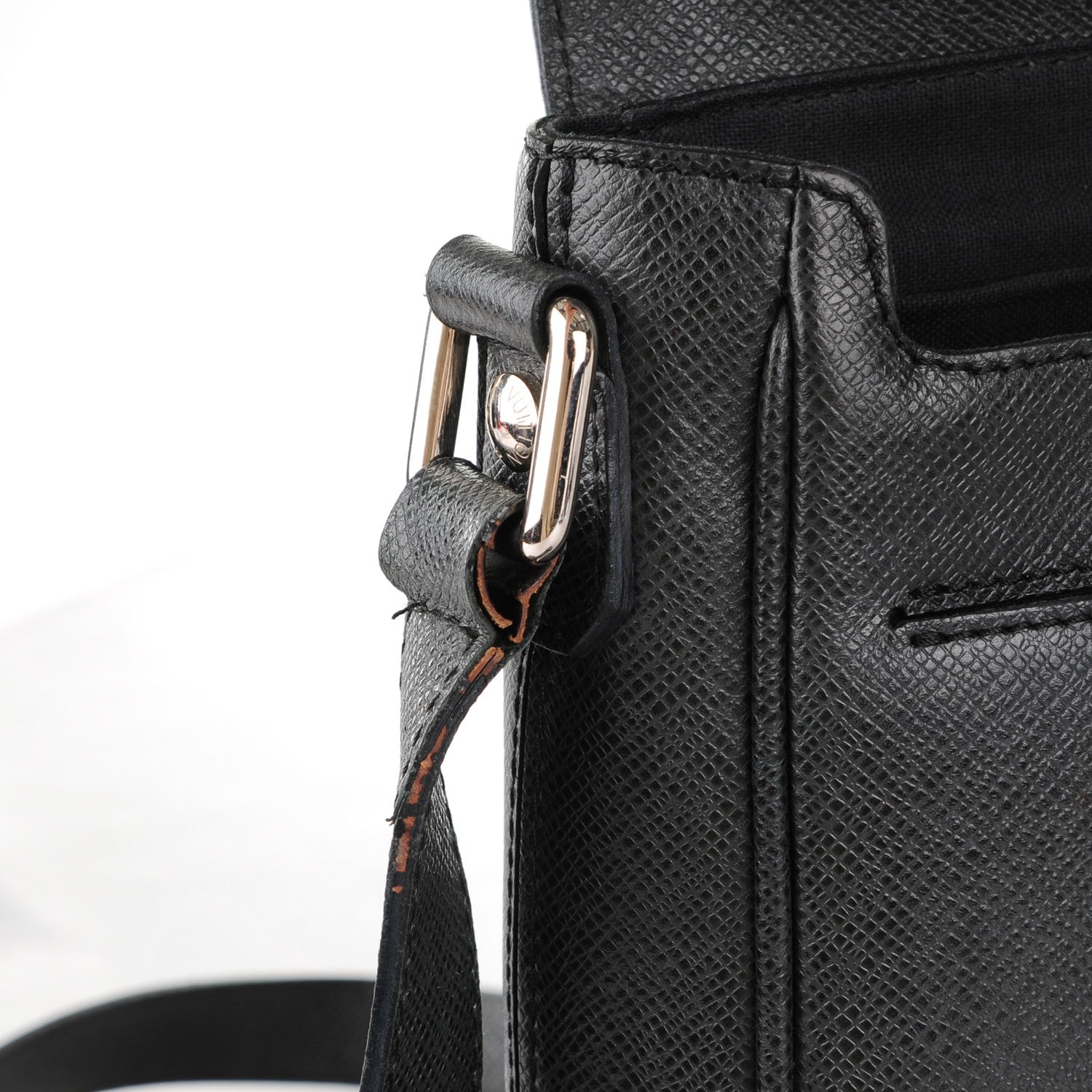 Louis Vuitton Taiga Luka Ardoise 8 of 11