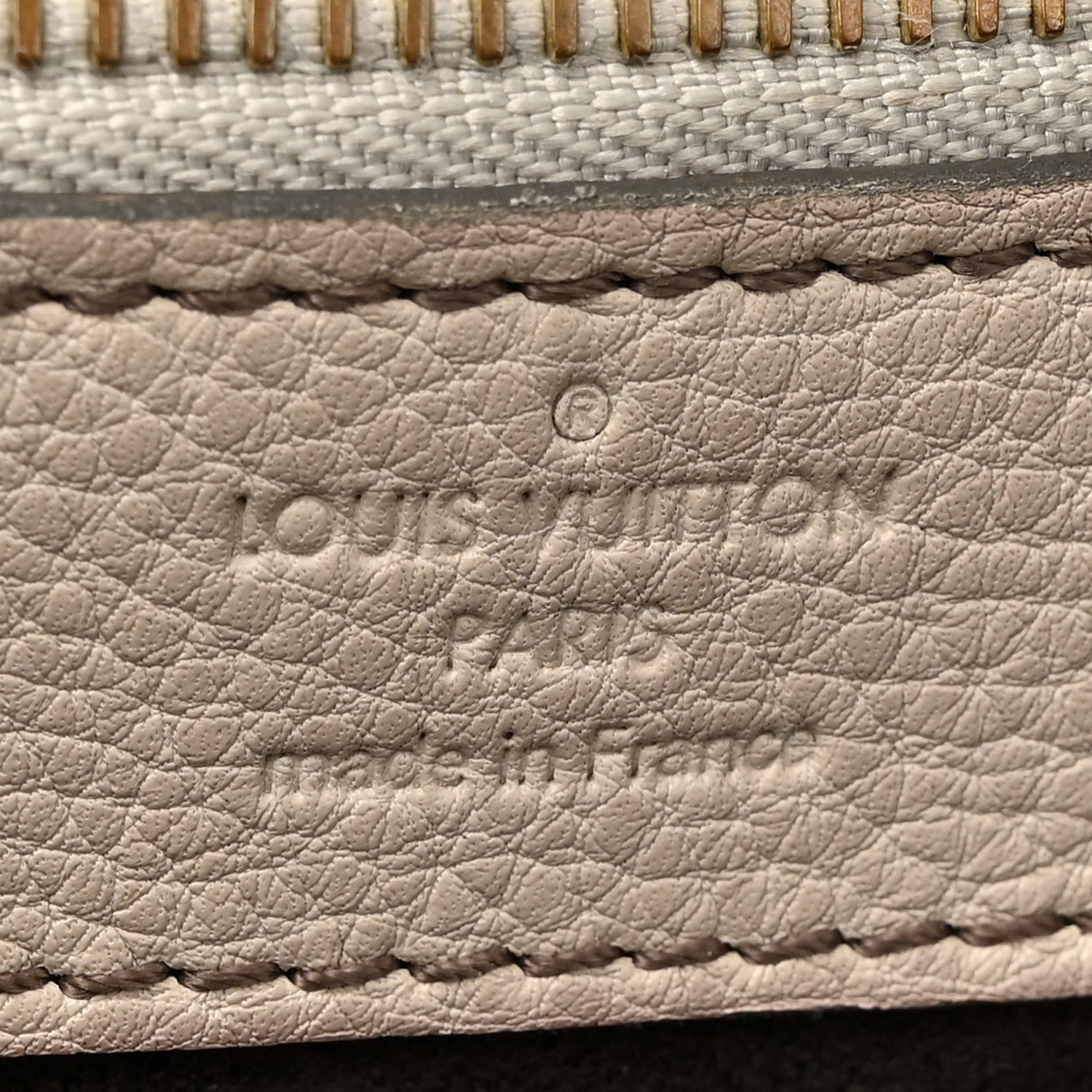 Louis Vuitton Mahina XL Gris 6 of 20