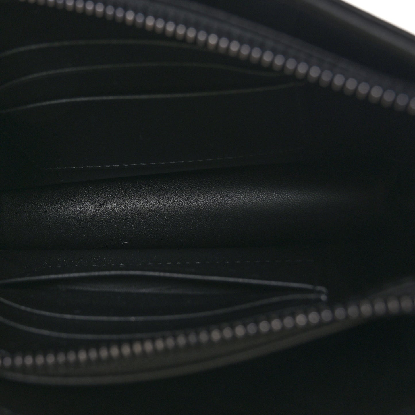 Calfskin Macrocannage Diamond Caro Zipped Pouch With Chain Black