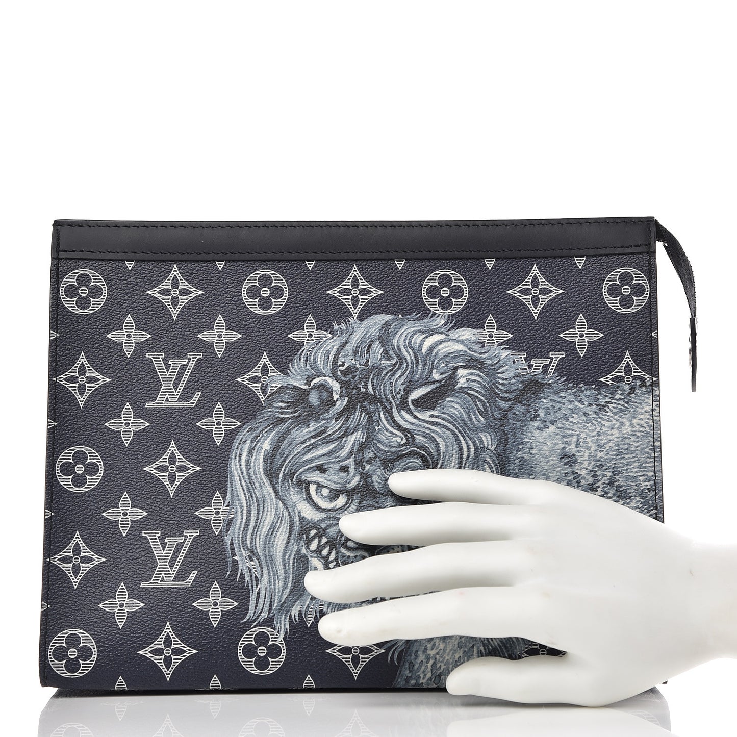 Savane Monogram Chapman Lion Pochette Voyage MM Ink