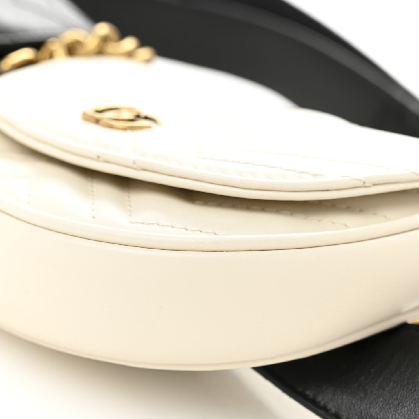 Calfskin Matelasse GG Marmont Multi Belt Bag 100 40 Black Mystic White