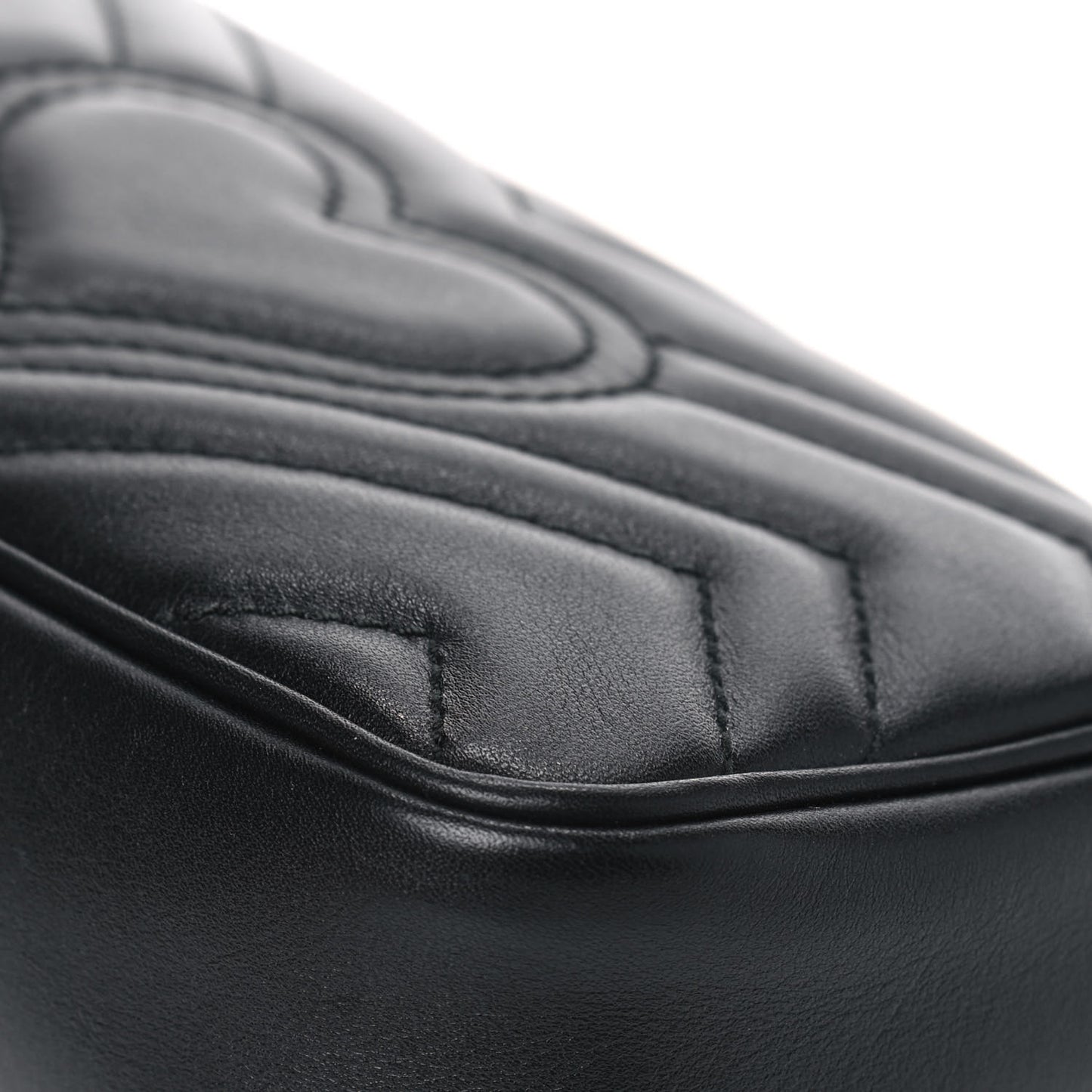 Calfskin Matelasse Super Mini GG Marmont Shoulder Bag Black