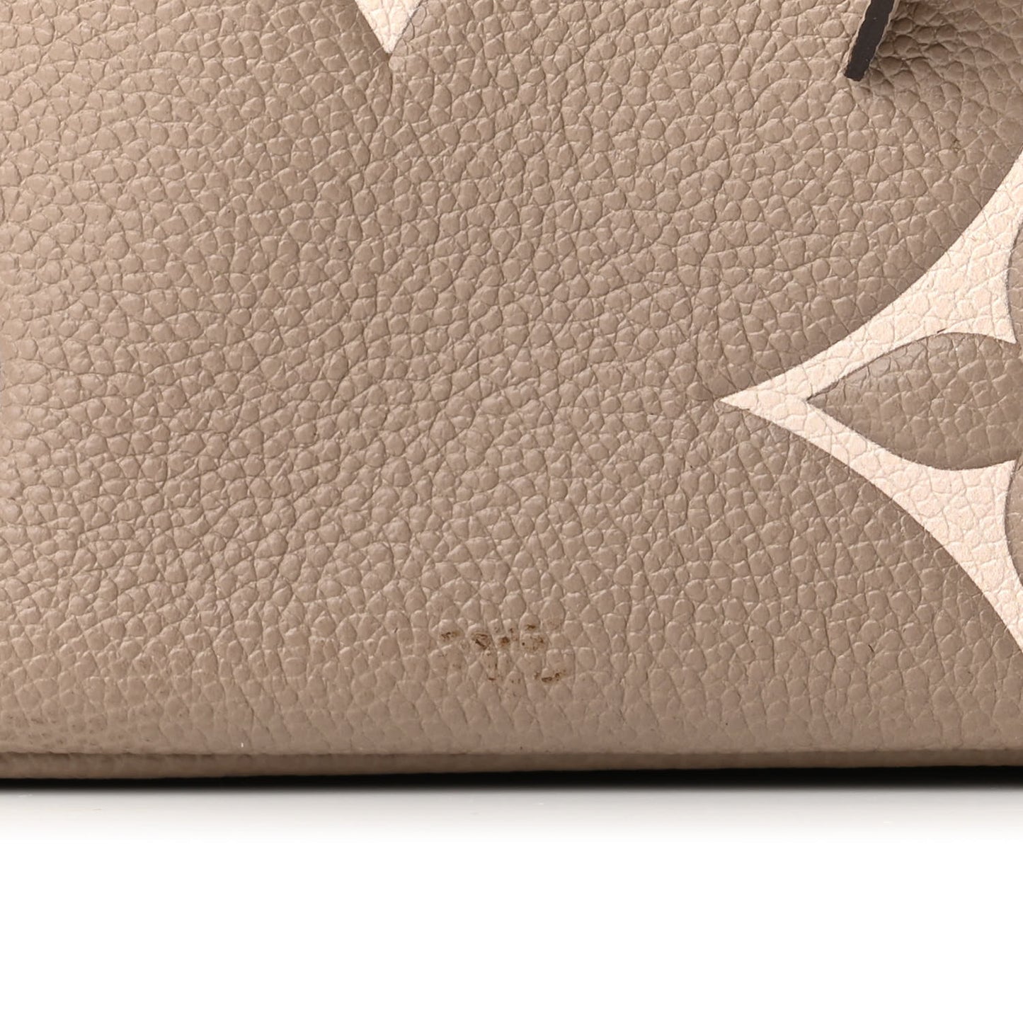 Empreinte Monogram Giant Neonoe MM Tourterelle Creme