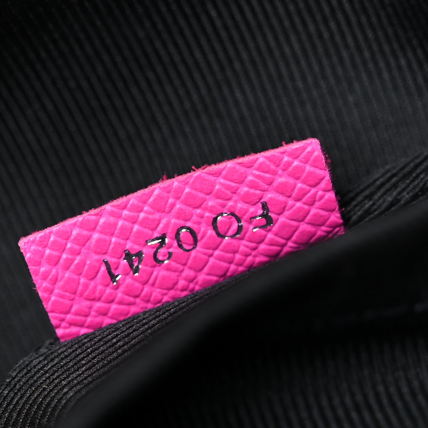 Taigarama Outdoor Messenger Fuchsia
