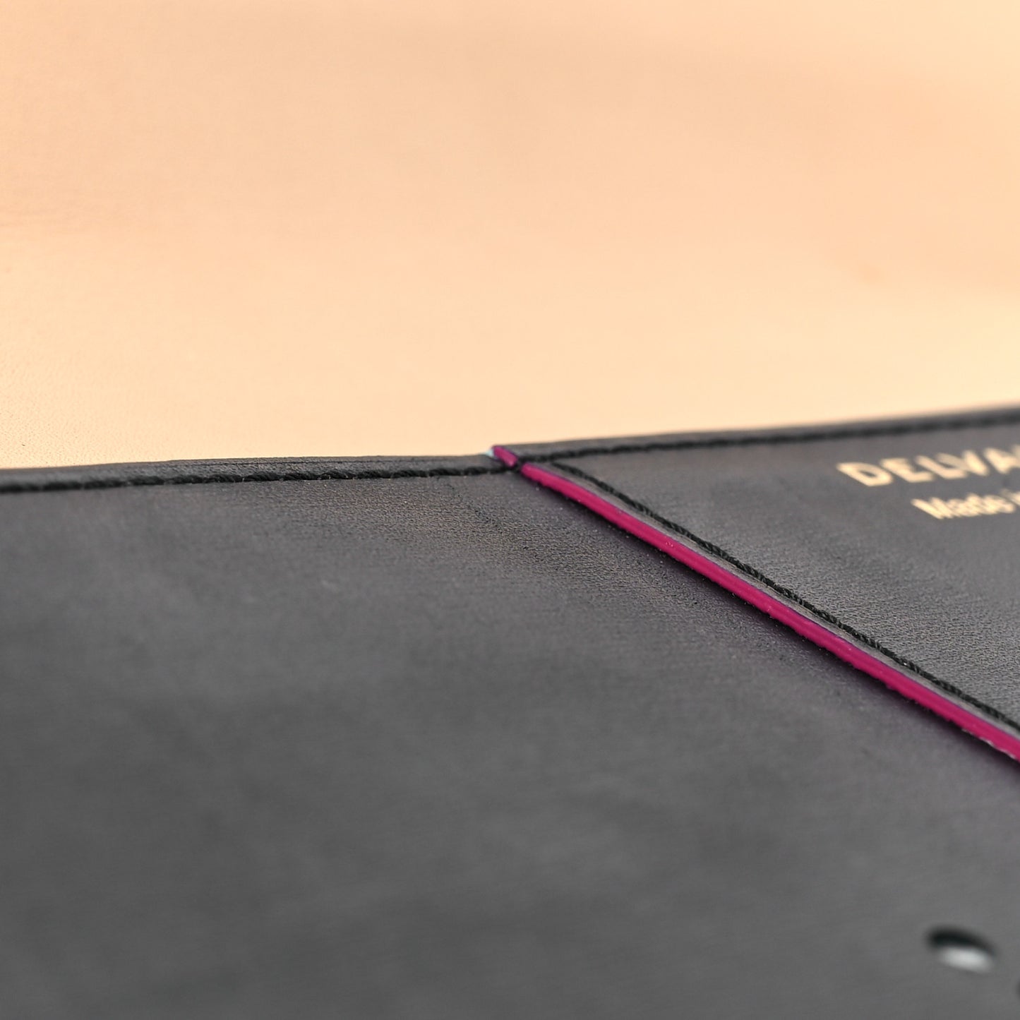 Box Calfskin Perforated Paisley Presse Clutch Black