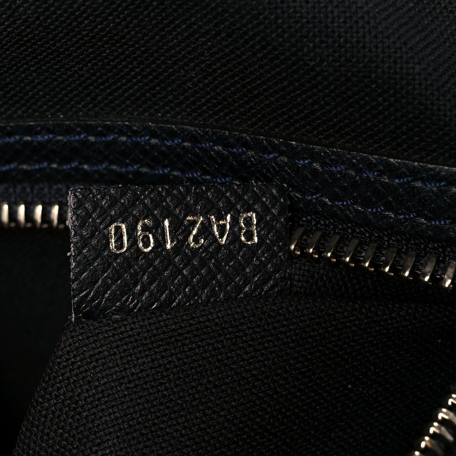 Louis Vuitton Taiga Roman MM Messenger Bleu Marine 7 of 10
