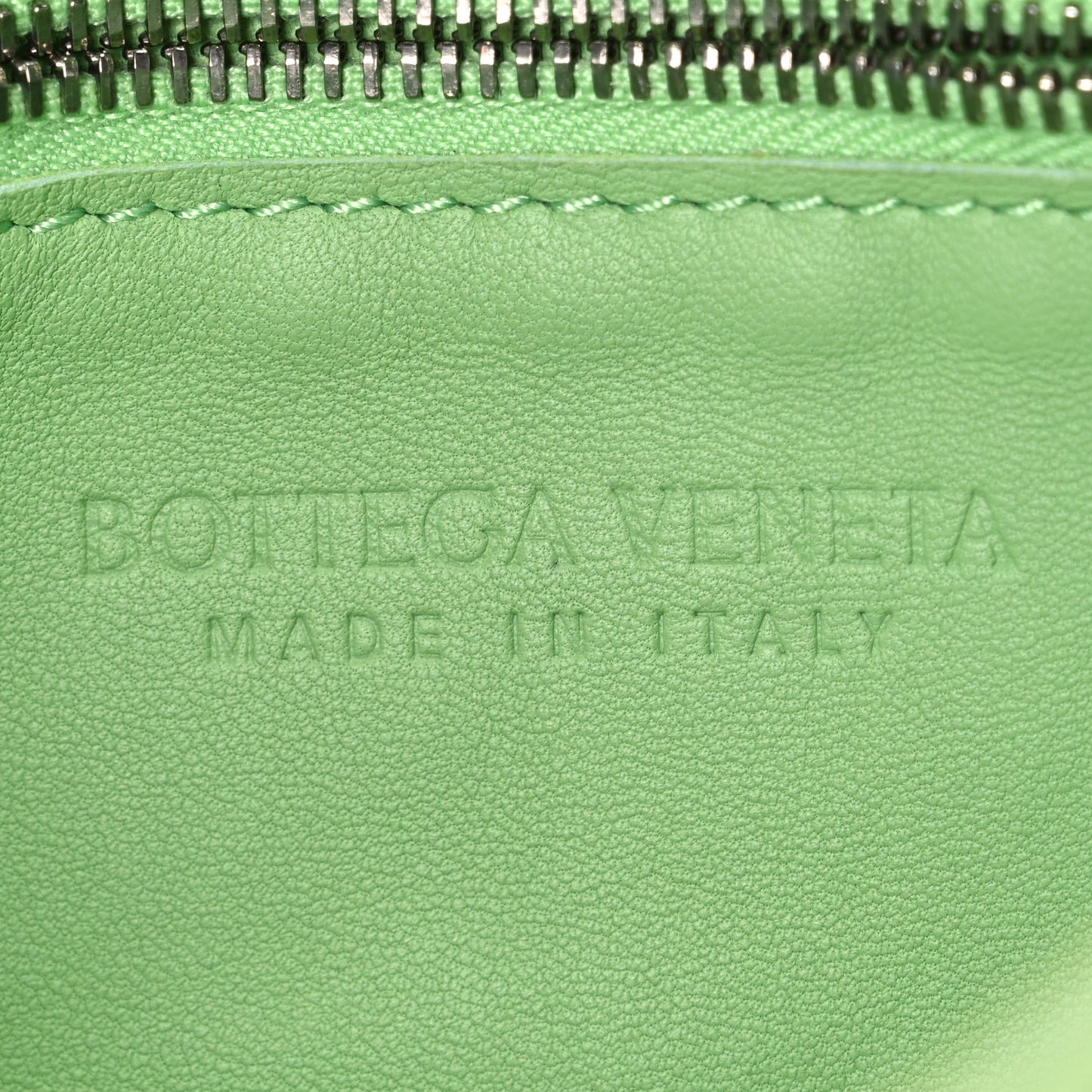 Lambskin Maxi Intrecciato Cassette Crossbody Bag Green
