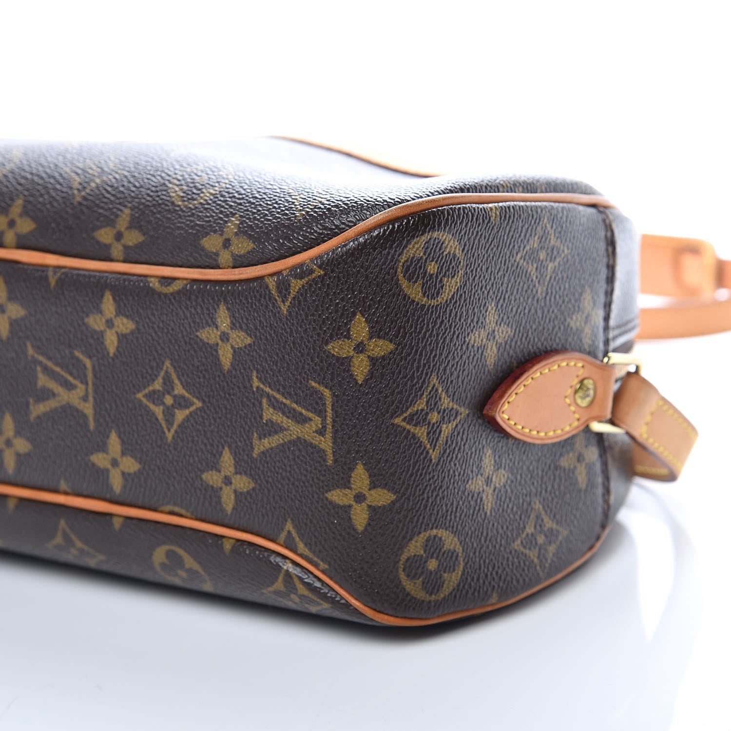 Louis Vuitton Monogram Blois 9 of 13