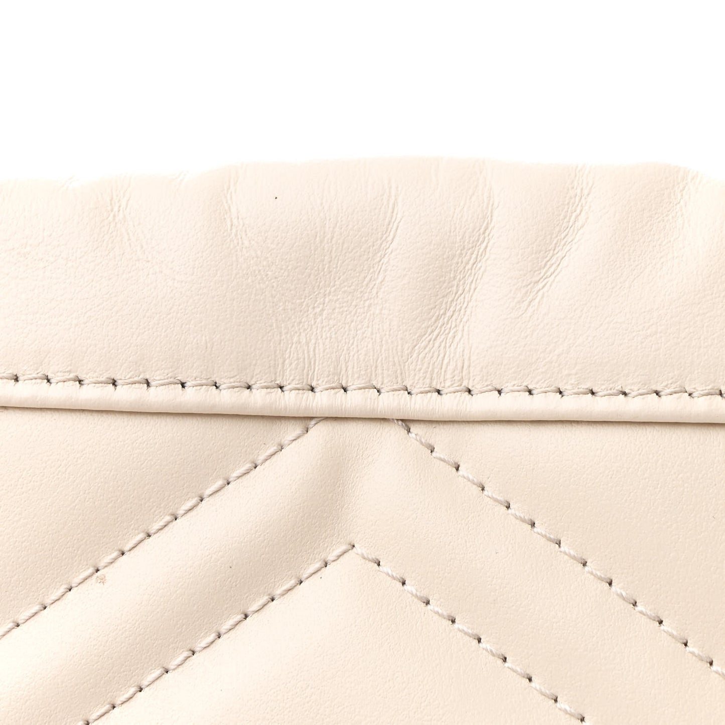 Calfskin Matelasse Mini GG Marmont 2.0 Bucket Bag White