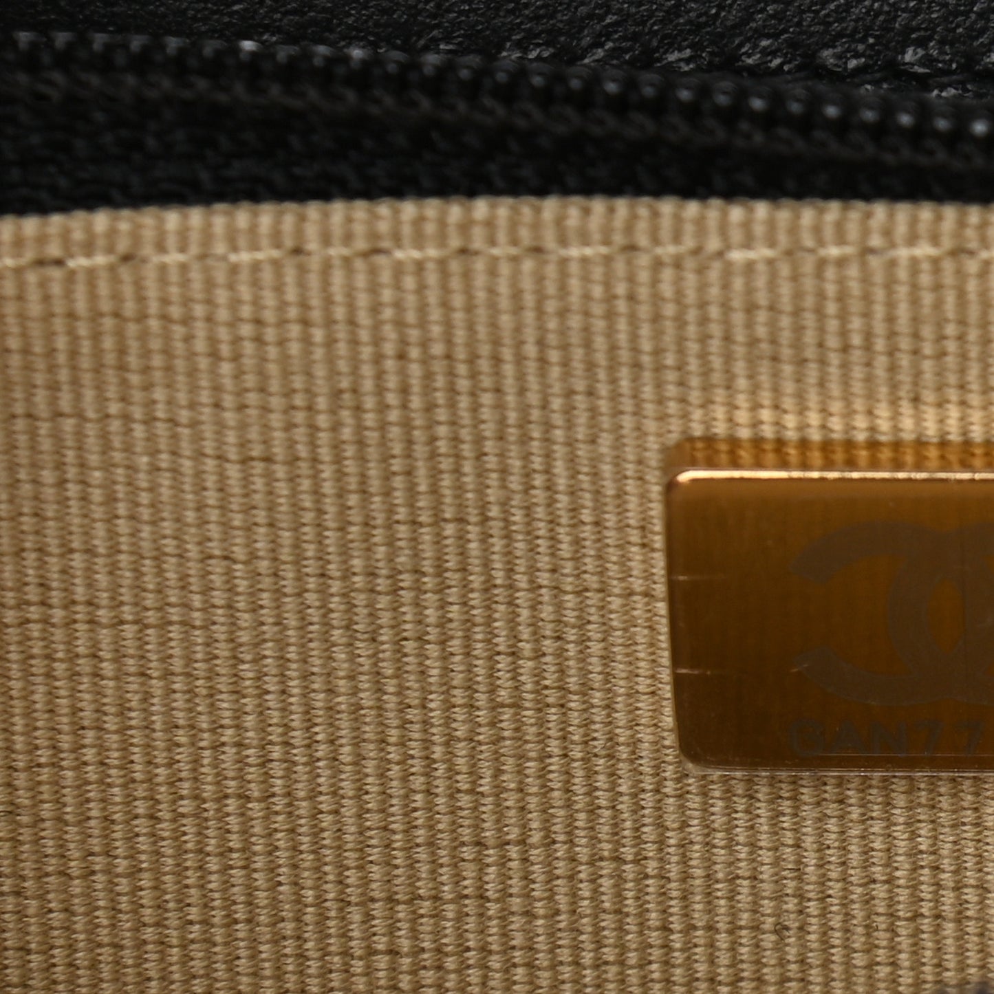 Lambskin Quilted CC Pearl Crush Wallet on Chain WOC Black