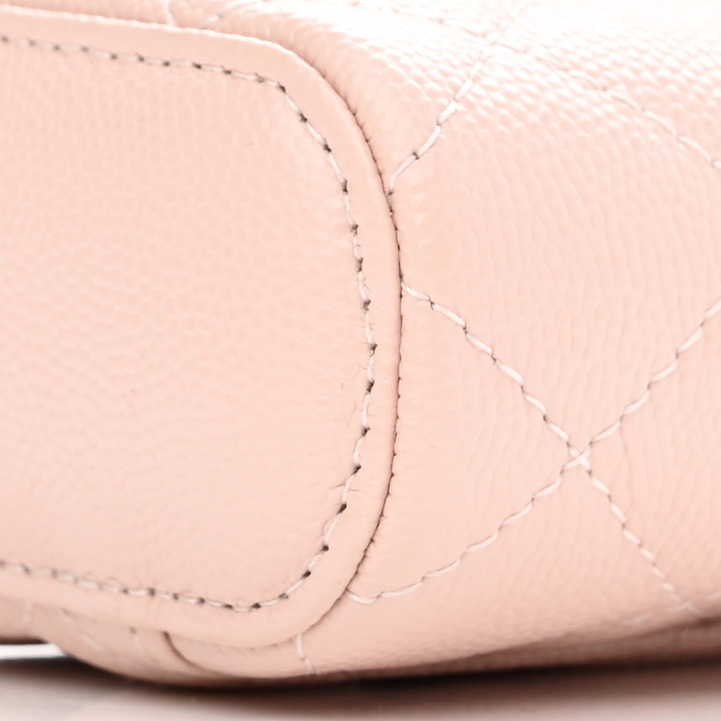 Caviar Quilted Small Vertical Coco Beauty Vanity Case With Chain Light Pink