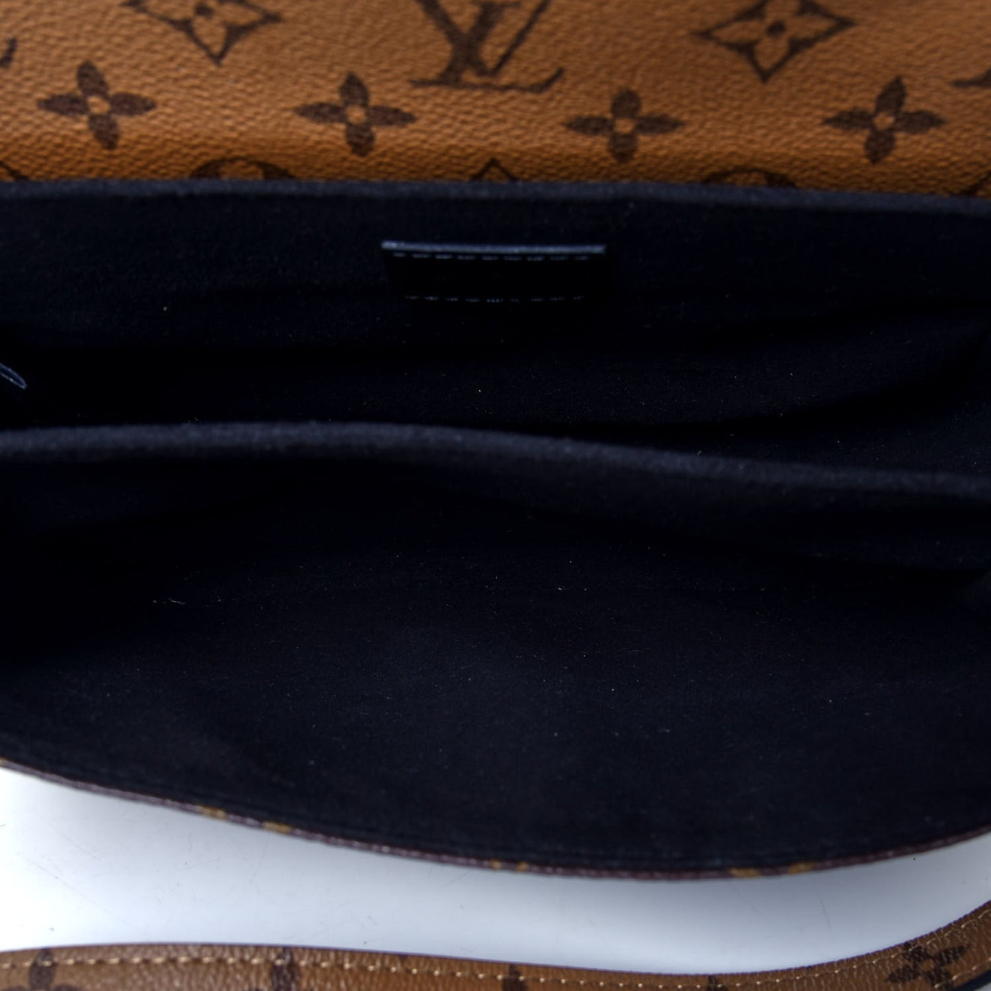 Reverse Monogram Pochette Metis