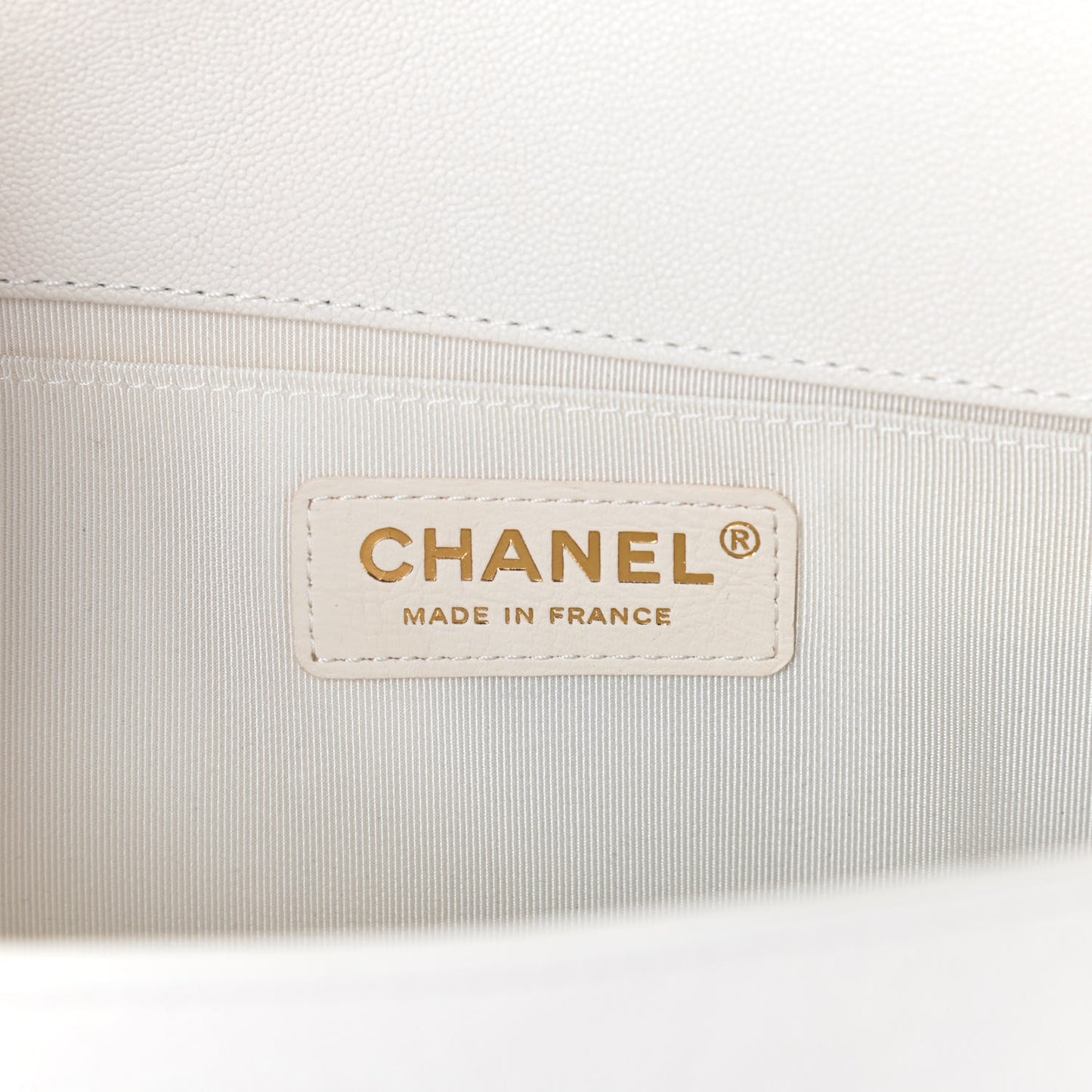 Caviar Quilted Medium Boy Flap Ivory