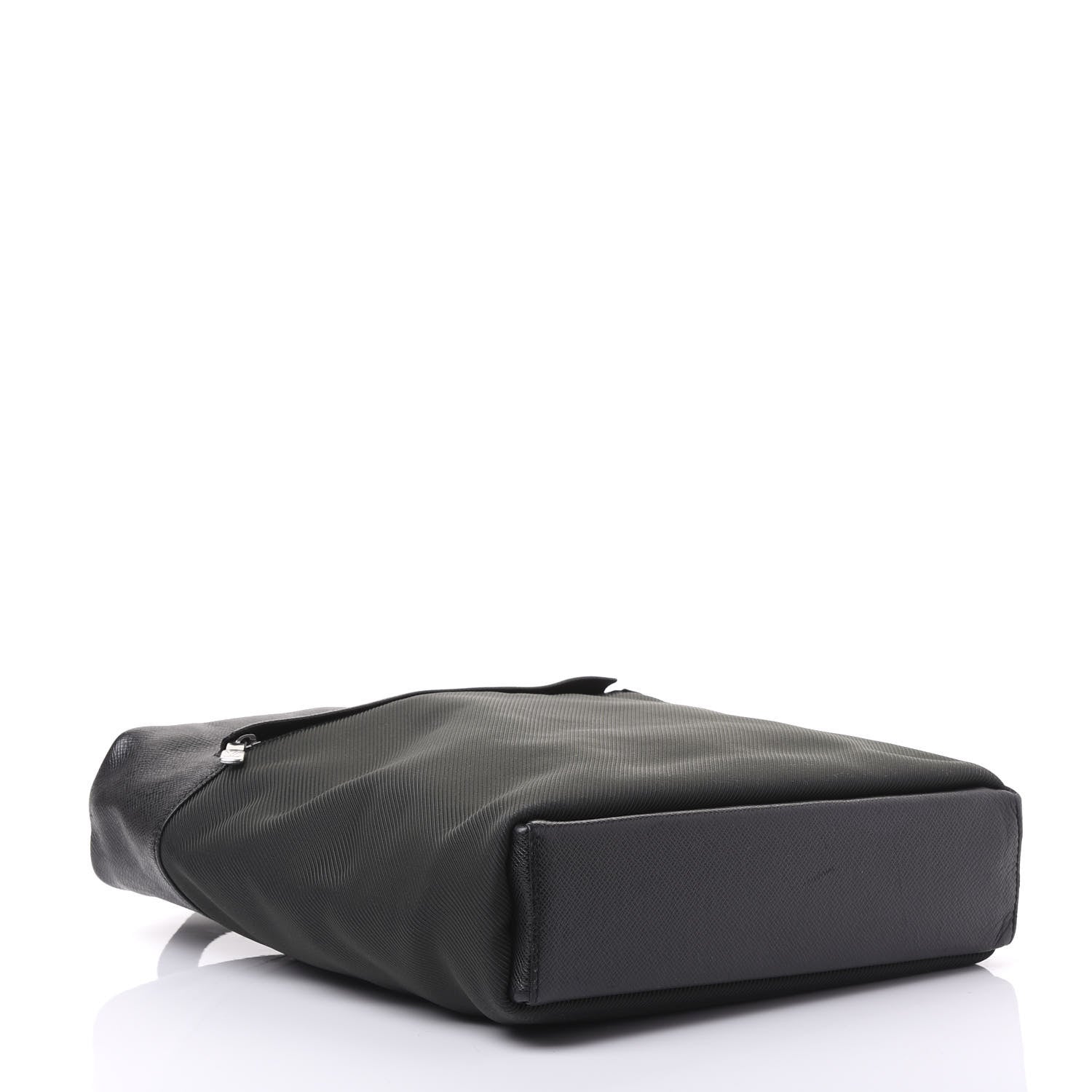 Louis Vuitton Taiga Sayan Slate 3 of 9
