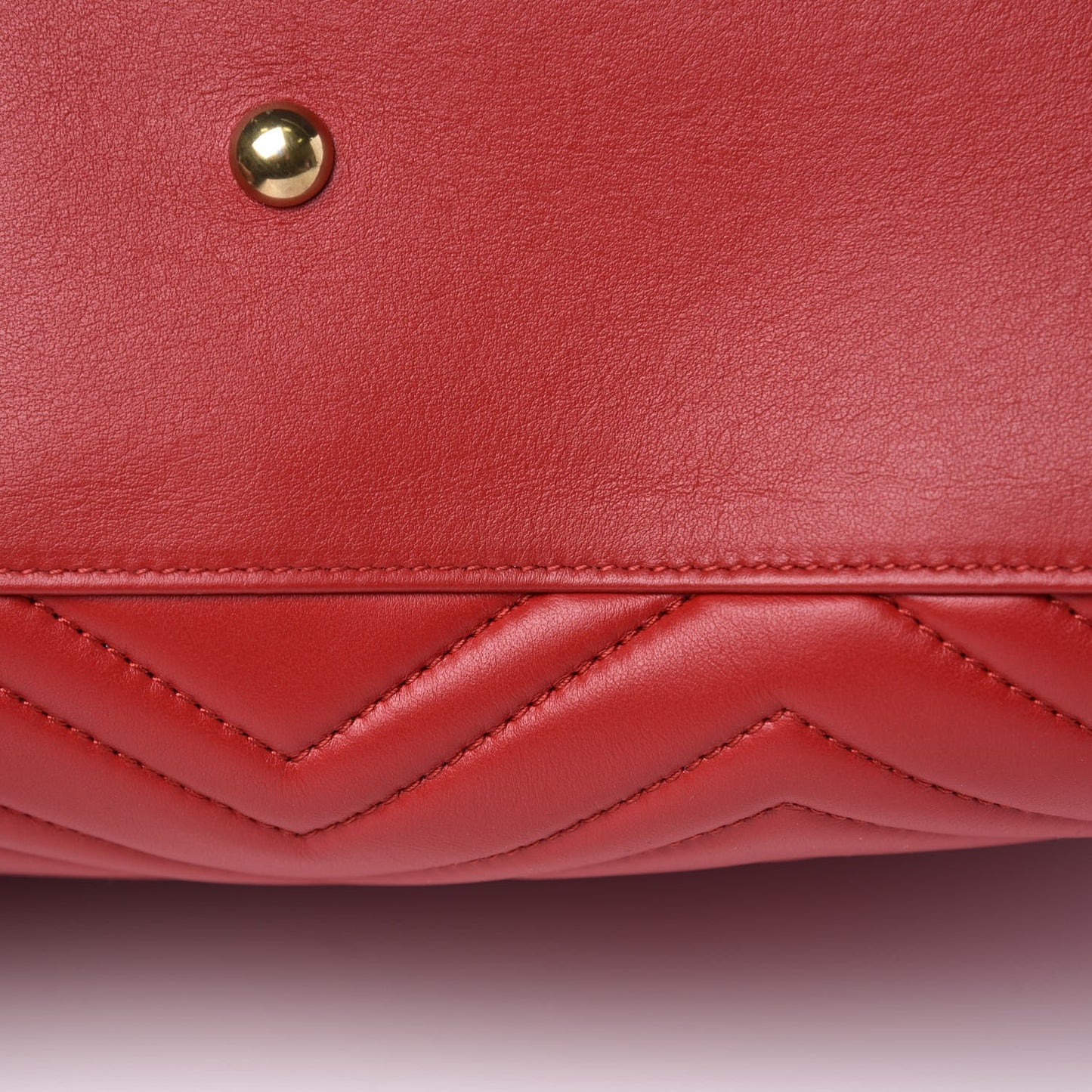 Calfskin Matelasse Medium GG Marmont Tote Hibiscus Red
