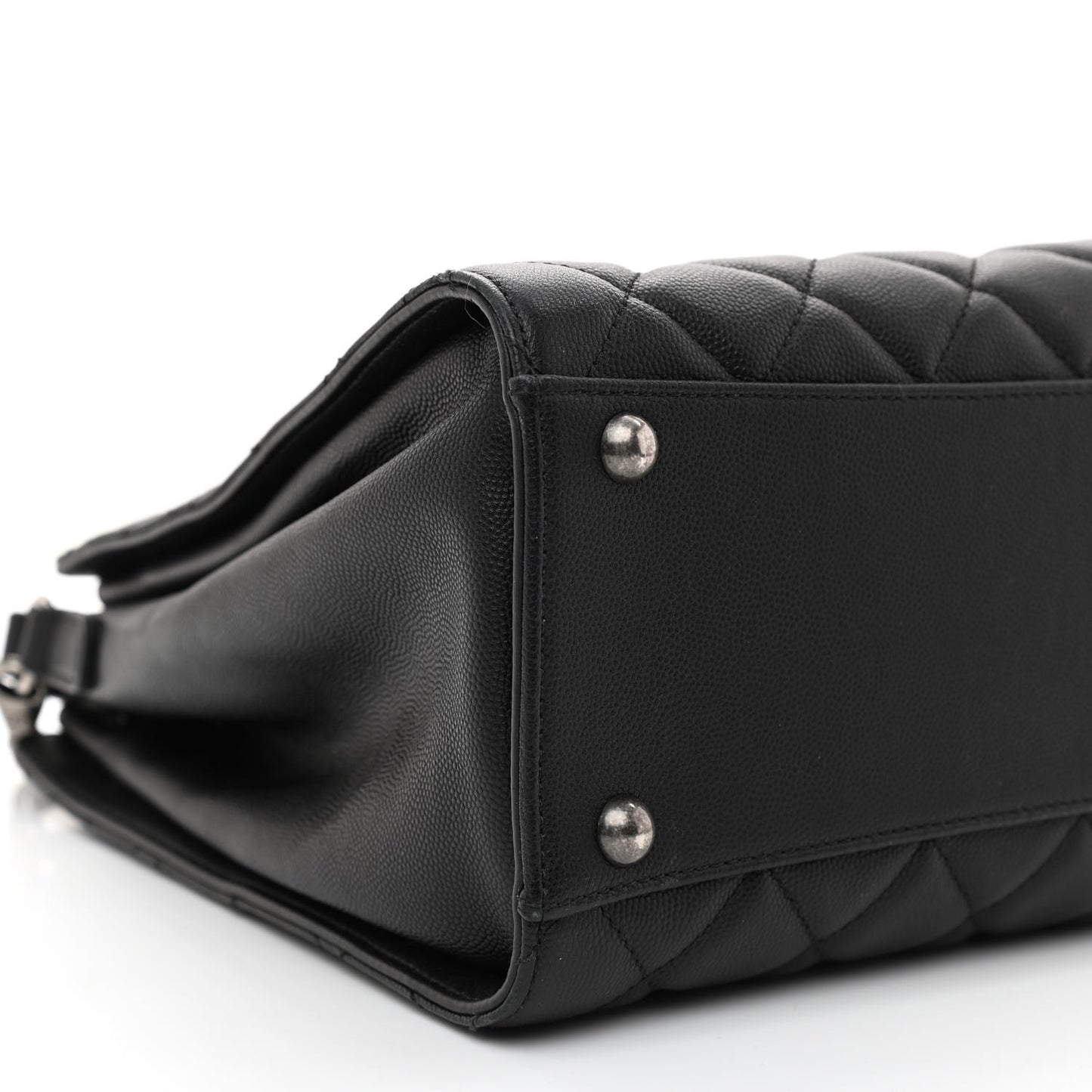 Caviar Quilted Medium CC Bucket Bag Black