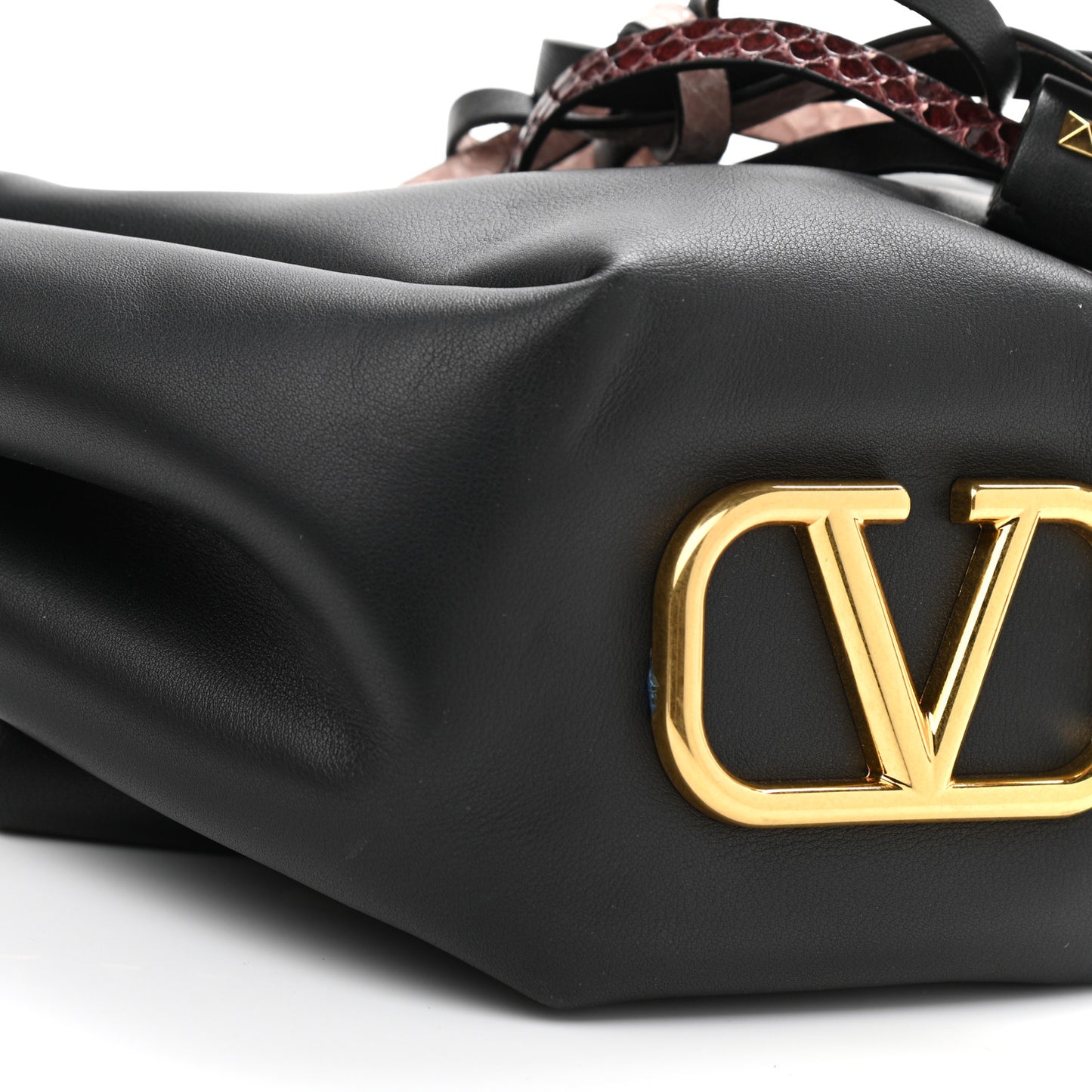 Vitello Ayers VLogo Bucket Bag Black