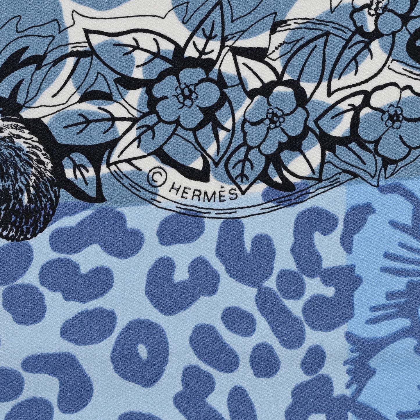 Silk Jungle Love Tampon Scarf 70 Bleu Jean White