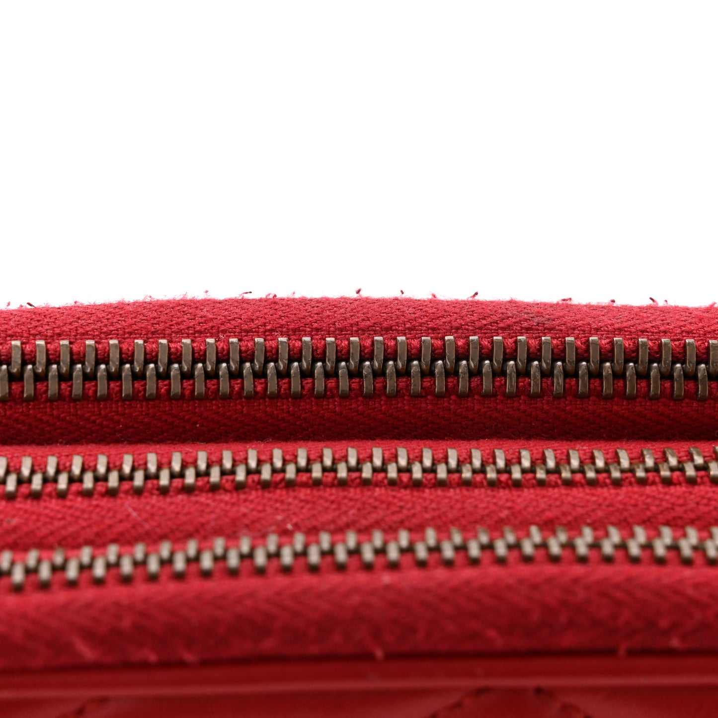 Calfskin Matelasse Mini GG Marmont Chain Crossbody Bag Hibiscus Red
