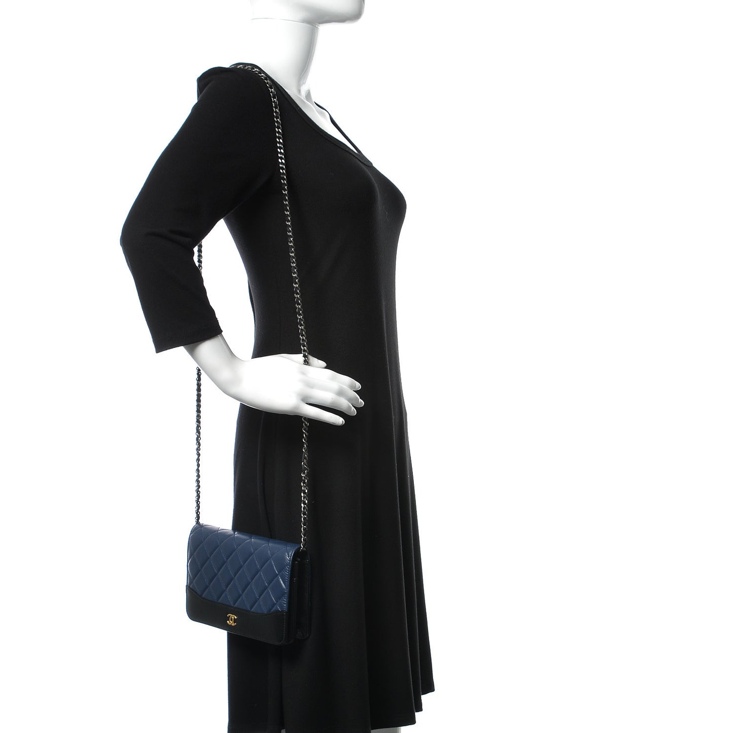 Aged Calfskin Quilted Gabrielle Wallet On Chain WOC Navy Black