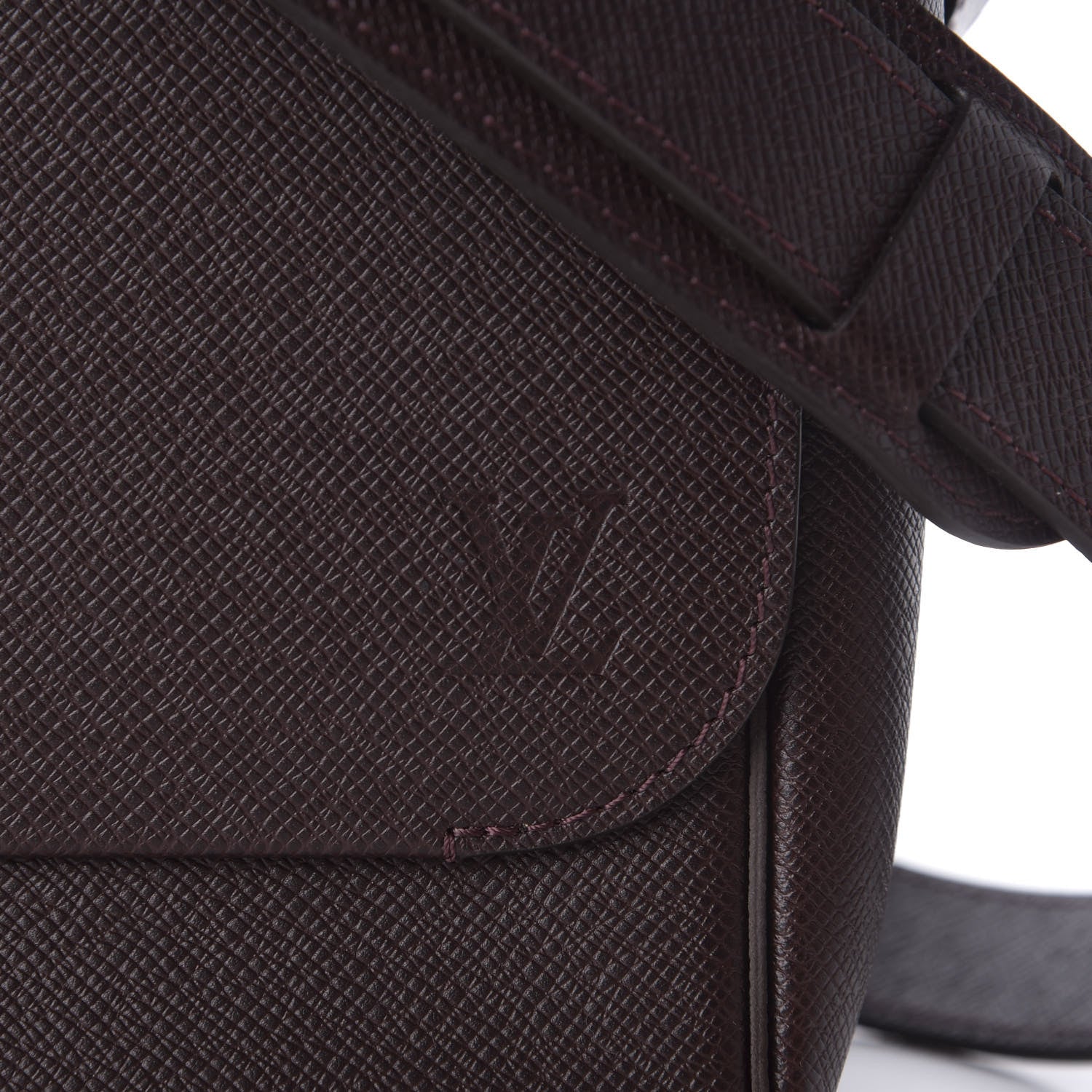 Louis Vuitton Taiga Roman MM Messenger NM Acajou 9 of 9