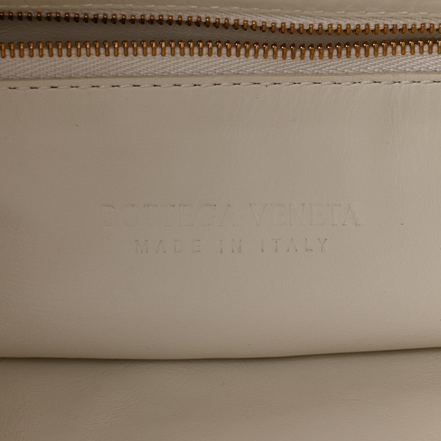 Bottega Veneta Calfskin Intrecciato Large Hop White 6 of 10