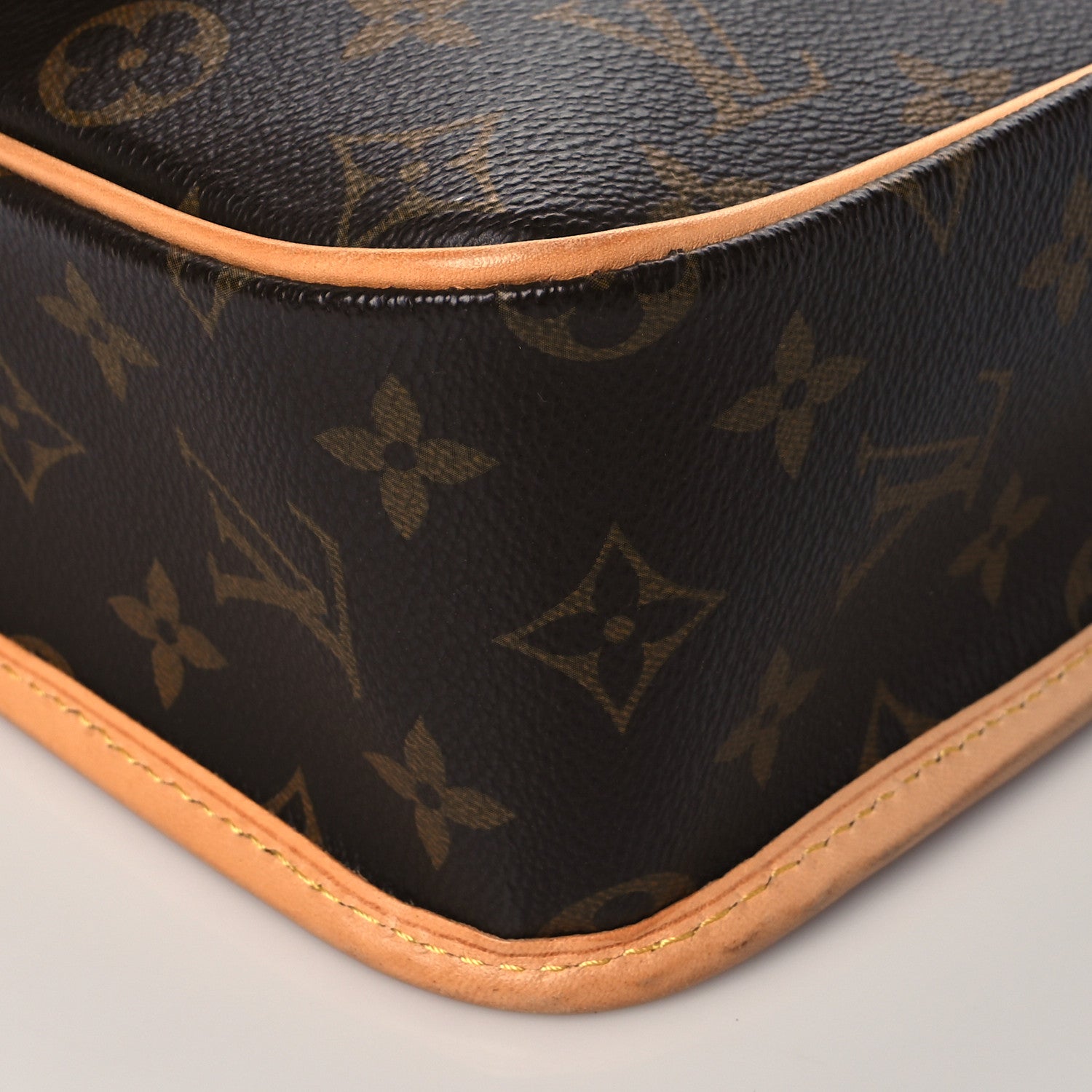 Louis Vuitton Monogram Sologne 8 of 10
