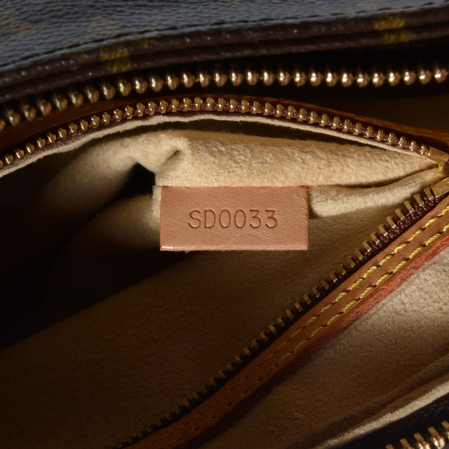 Monogram Looping MM