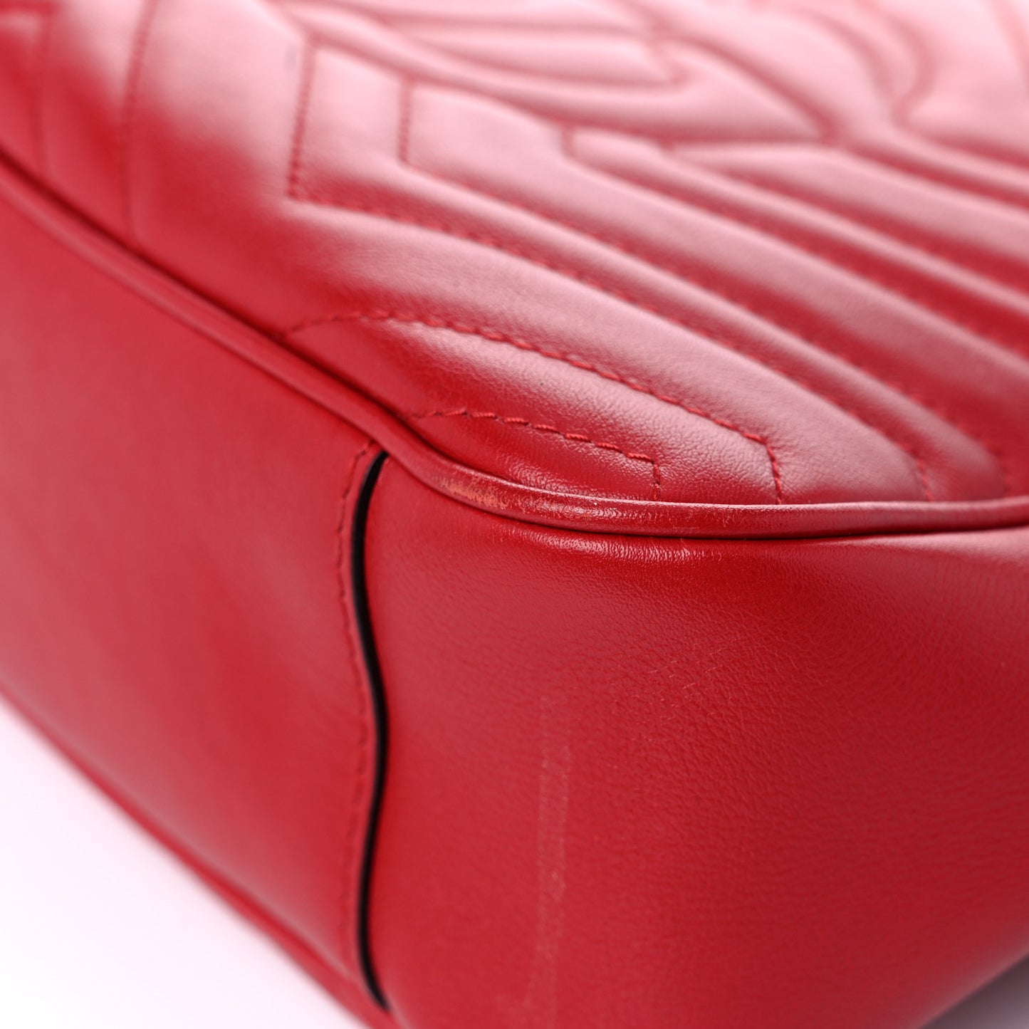 Calfskin Matelasse Medium GG Marmont Chain Shoulder Bag Hibiscus Red